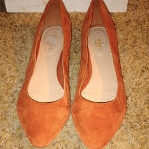 Chic Tan Suede Women's Flats